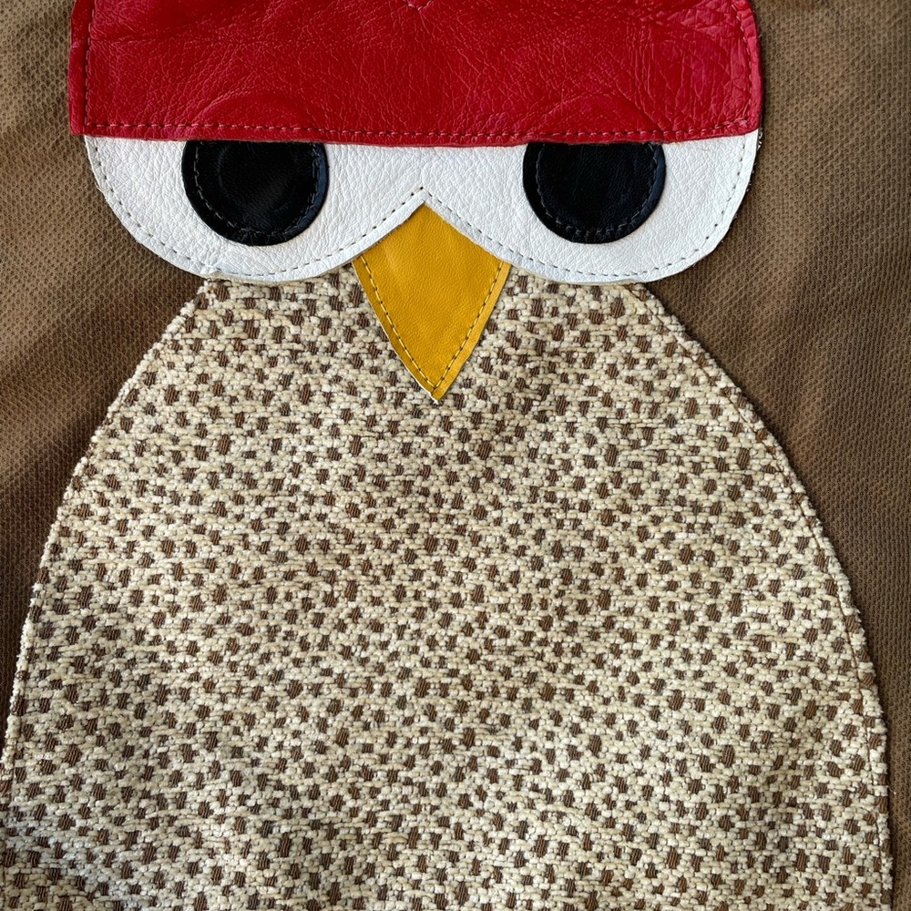 Owl cross body bag.
